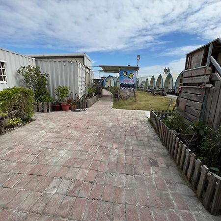 Komei Container Homestay Qingshui Bagian luar foto