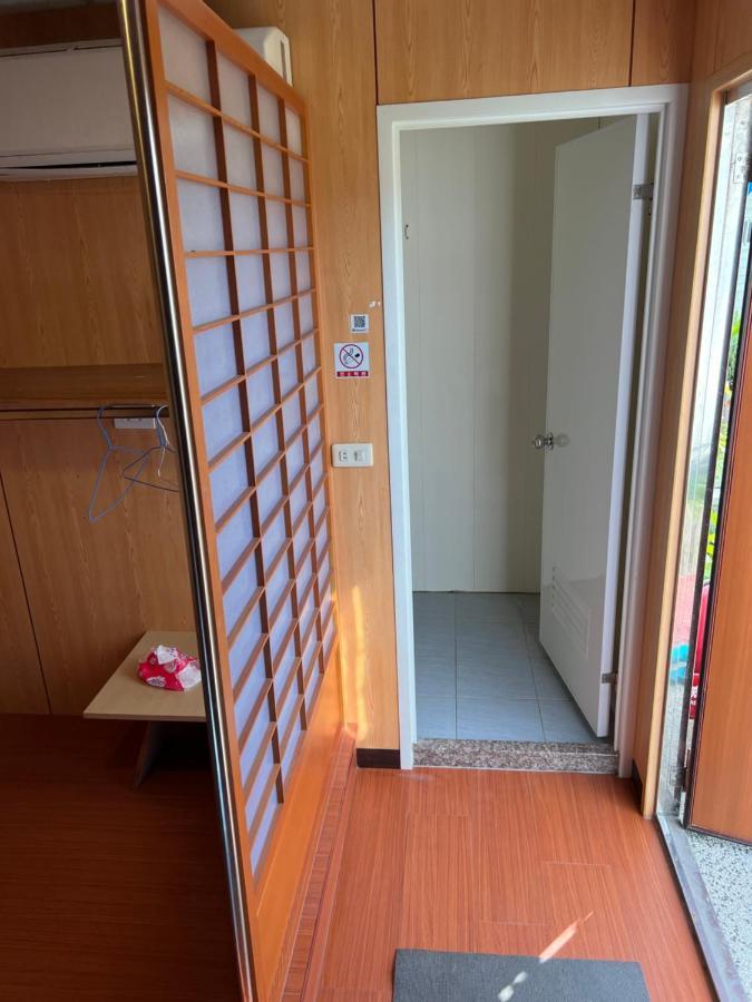 Komei Container Homestay Qingshui Bagian luar foto