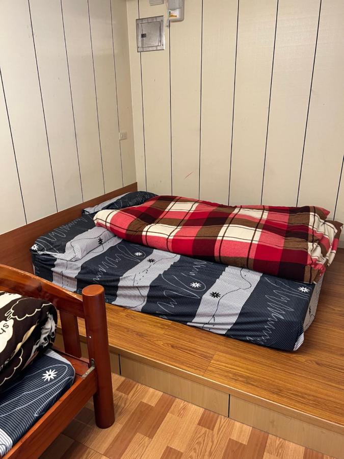 Komei Container Homestay Qingshui Bagian luar foto
