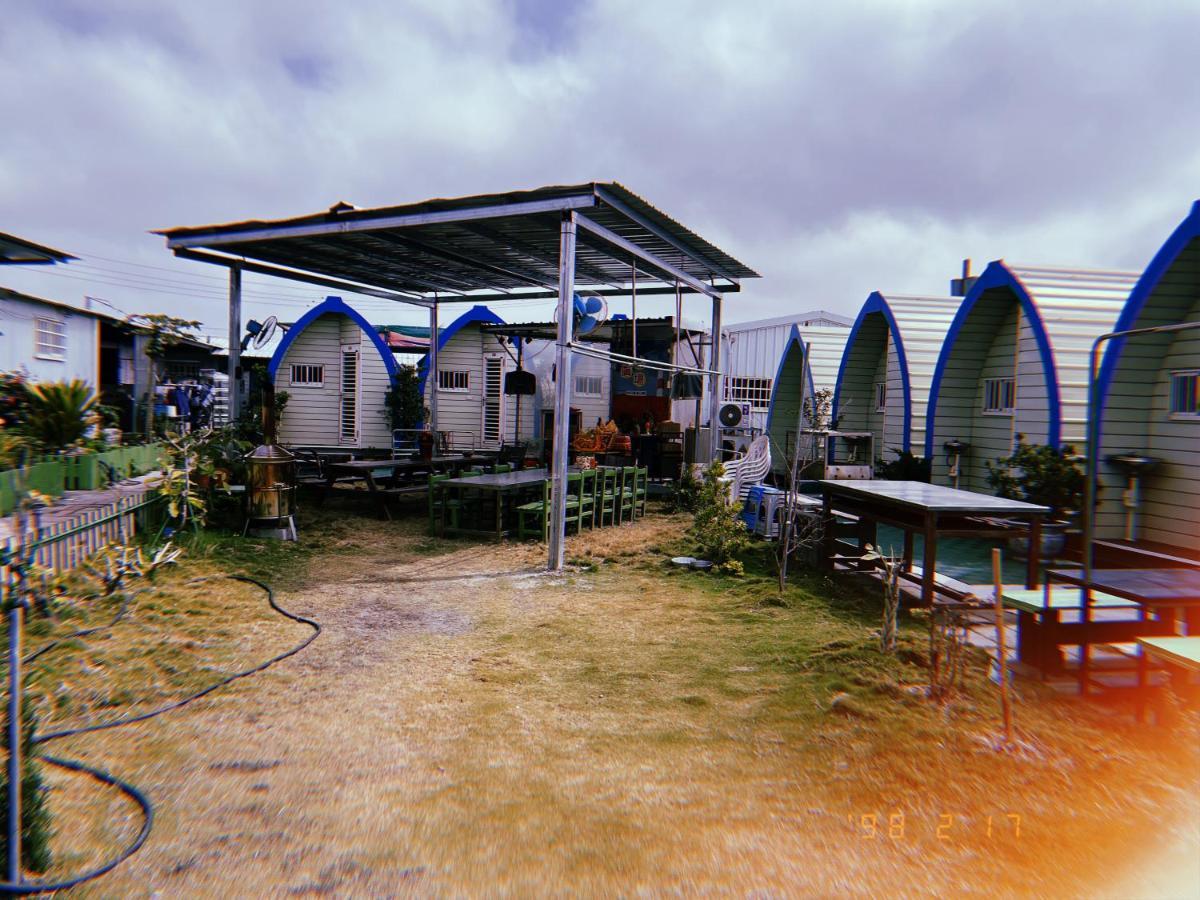 Komei Container Homestay Qingshui Bagian luar foto